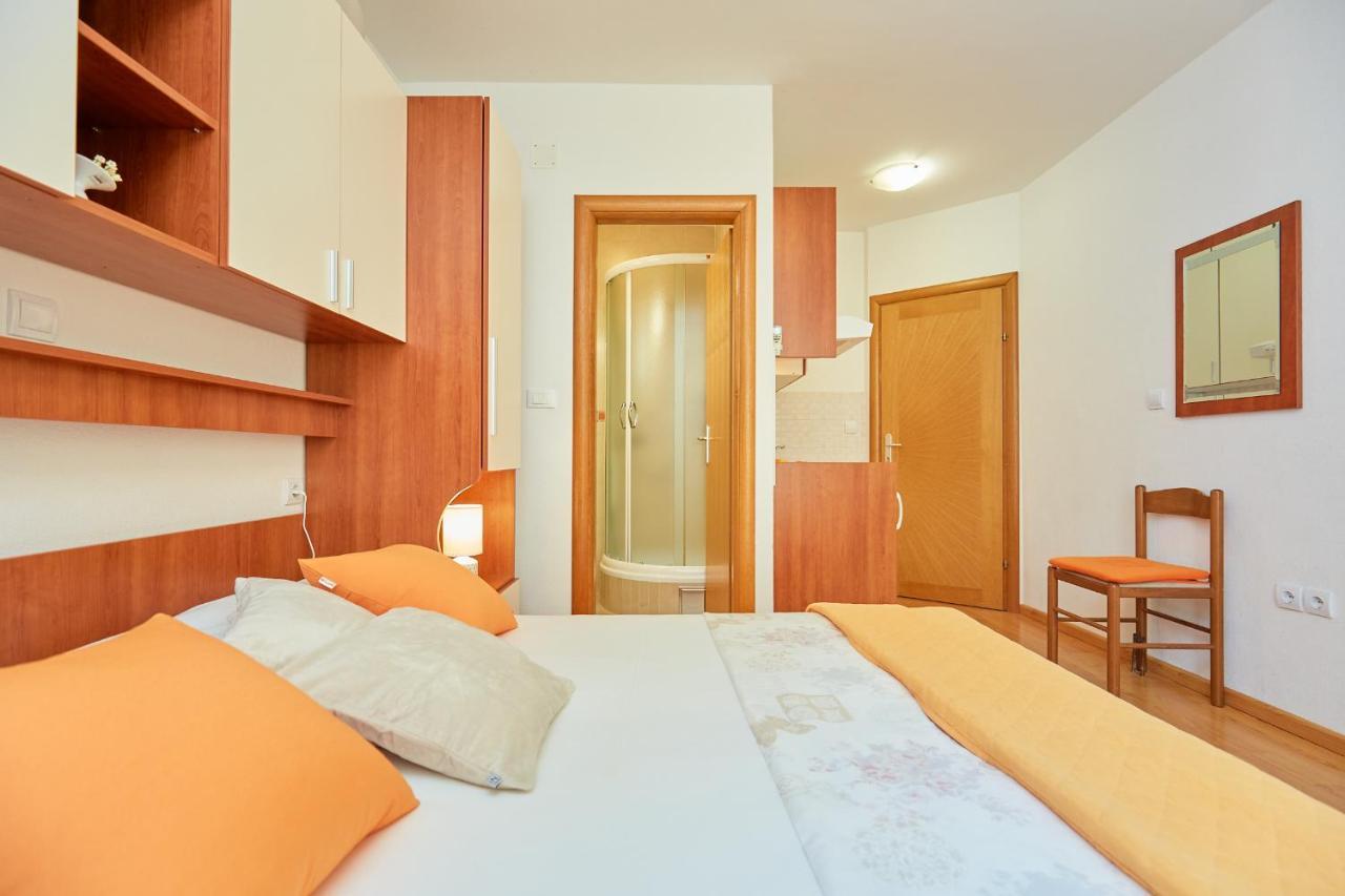 Apartments Zelic Tučepi Δωμάτιο φωτογραφία